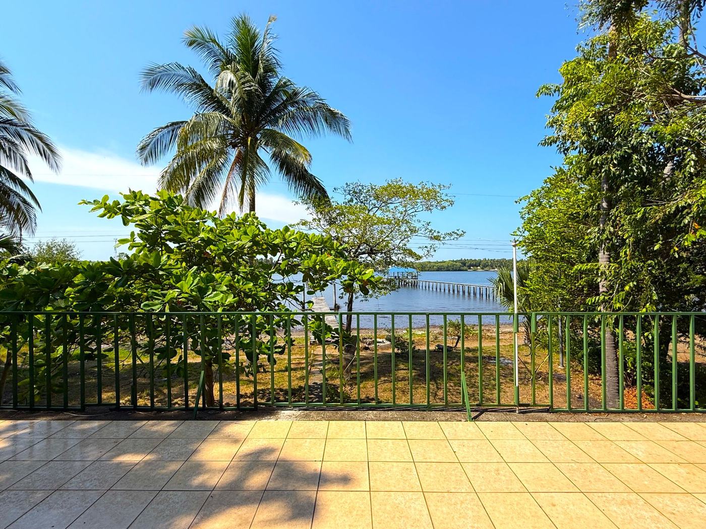 Beach house for sale · Isla El Cordoncillo · photo 2