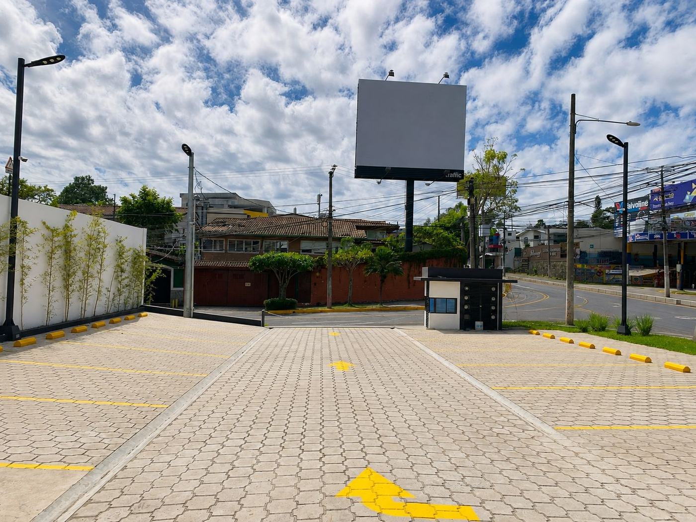 Local en alquiler · Av. Jerusalén · foto 2